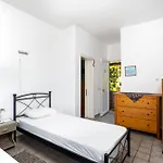 Varagoulis Giannis&Lenas Apartments